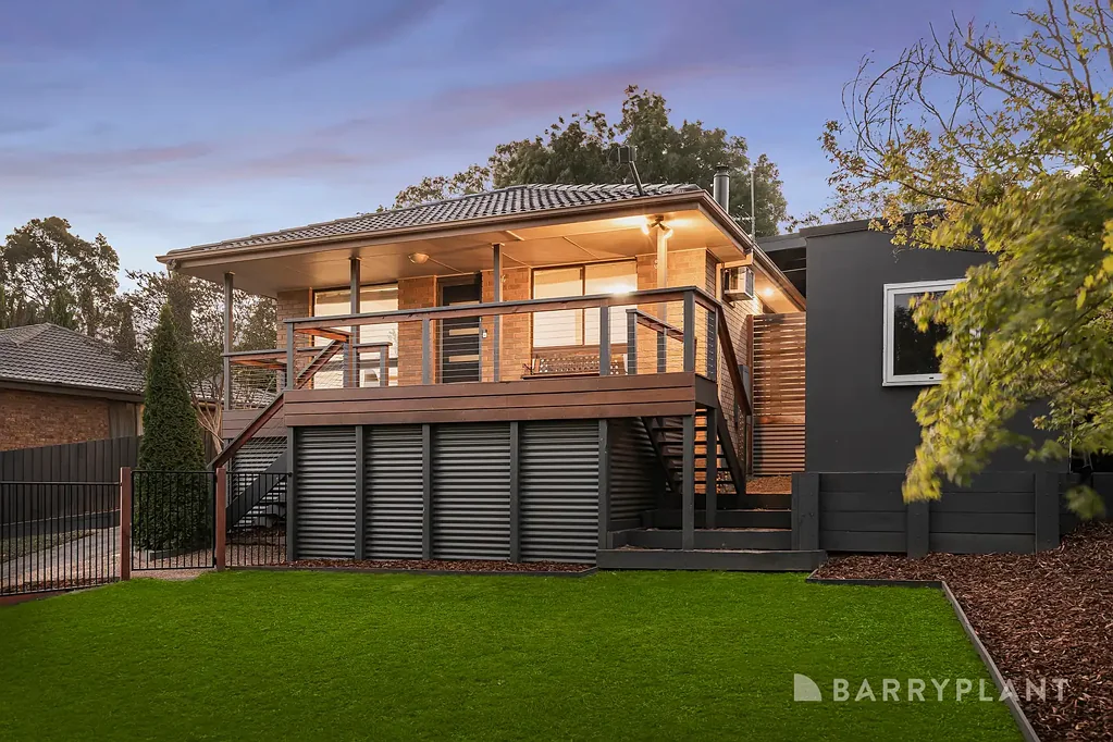21 Penola Drive, Seville, VIC 3139