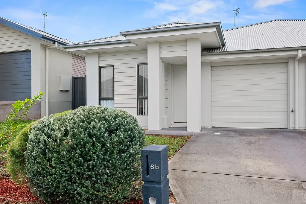 2/6 Crestwood Road, Thornton, NSW 2322