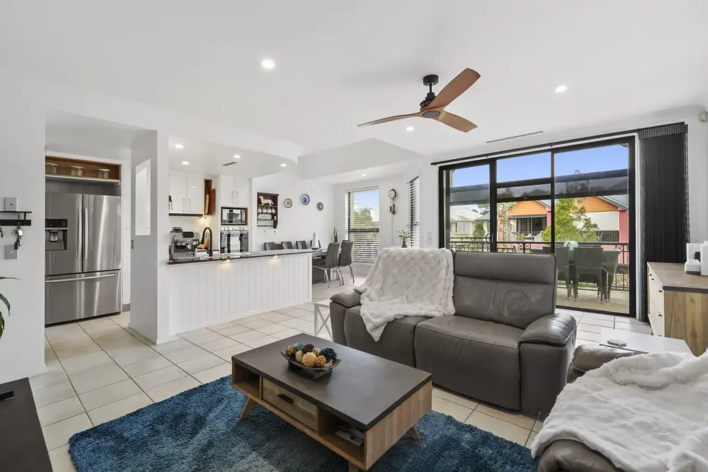 Carrara 2房  Rare Loft Residence in The Vistas | Potential 3rd Bedroom!
