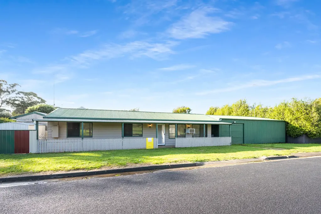 Lucindale 4部屋 Lucindale Living: Modern Comfort Meets Country Potential