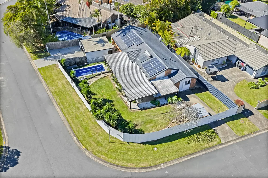 1 Greaves Court, Carrara, QLD 4211
