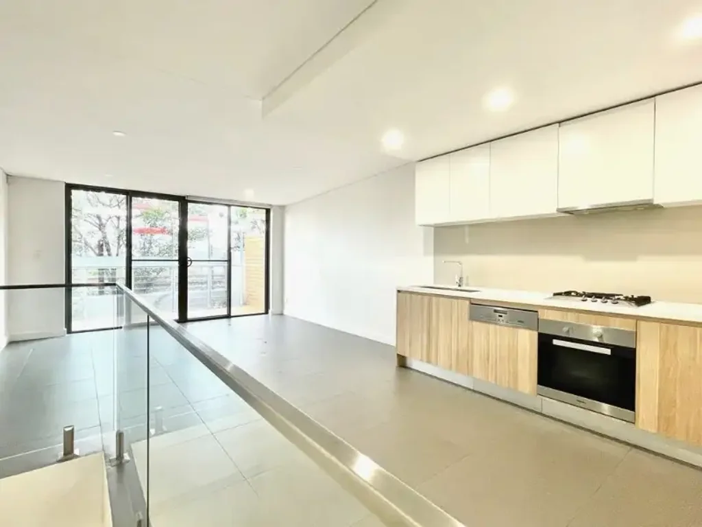 Three Bedroom Modern Terrace with Views