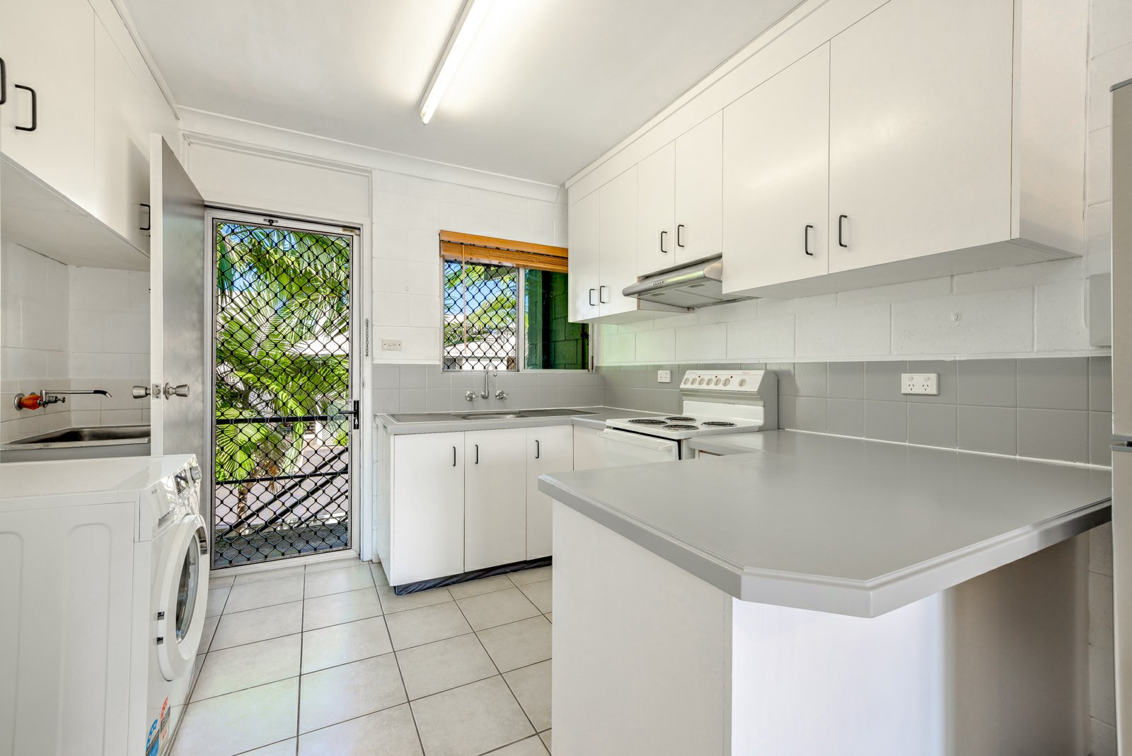 UNIT 7 120 GREENSLOPES ST, EDGE HILL QLD 4870, 0 Kuwarto, 0 Banyo, Unit