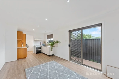 2/71 Henry Street, St Albans, VIC 3021, 3 slaapkamers, 1 badkamers, Unit