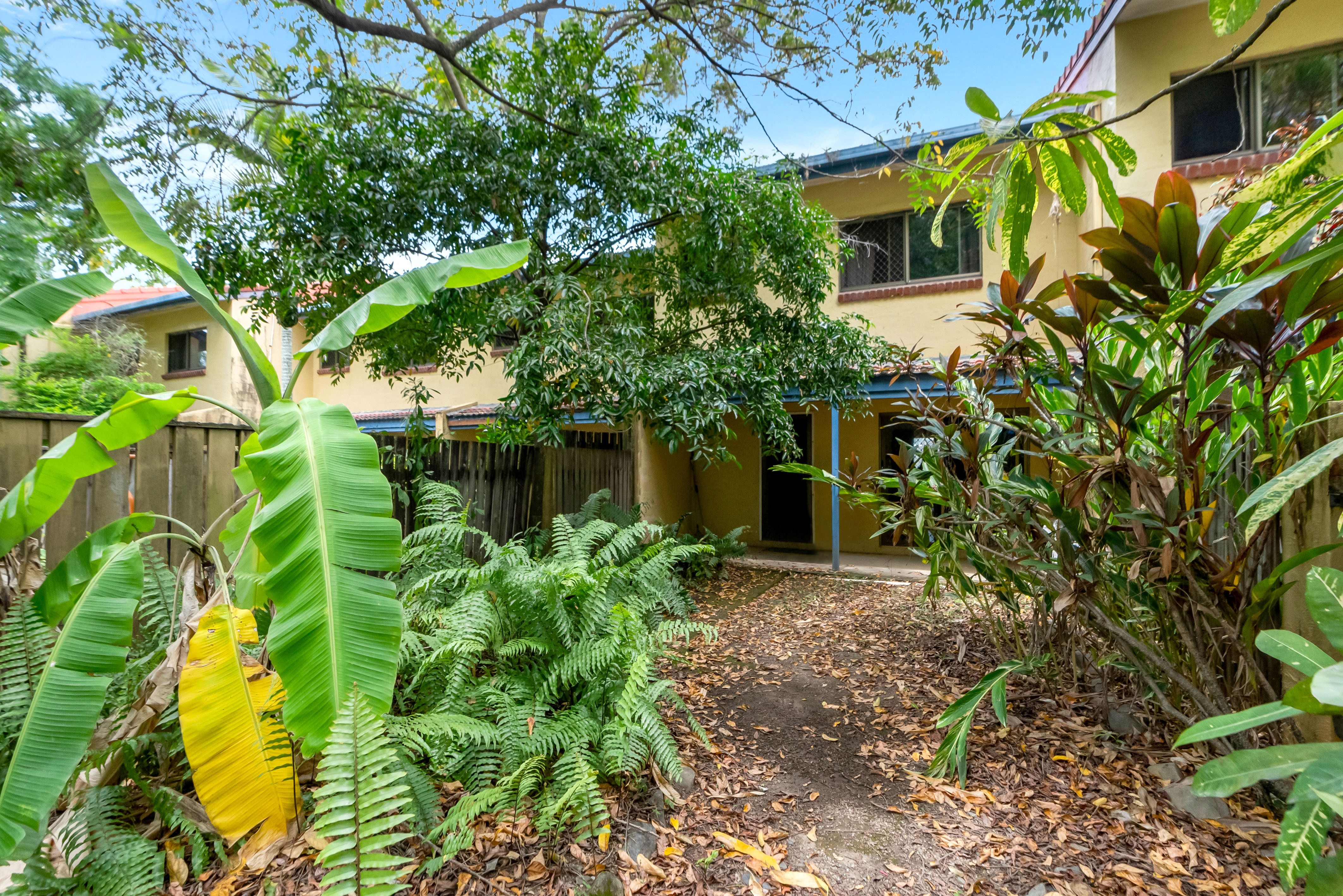 UNIT 6 22-24 PALM ST, HOLLOWAYS BEACH QLD 4878, 0 habitaciones, 0 baños, Townhouse