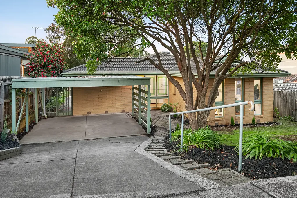 Yallambie 4 Slaapkamer Spacious Family Living In A Peaceful Parkside Setting