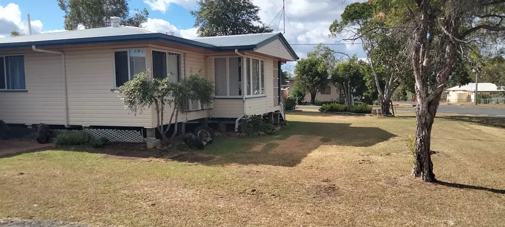 Monto 3房  3 BEDROOM HOME WITH ATTACHED BED SIT OR MASTER OFFERS INVITED