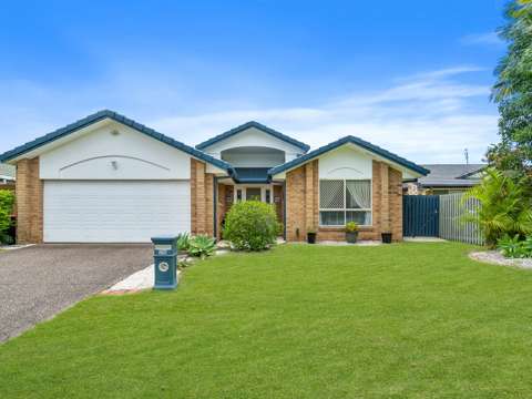 Elanora 3 Bedroom Picture Perfect in Elanora
