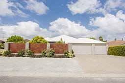 8 Gregory court, Two Rocks