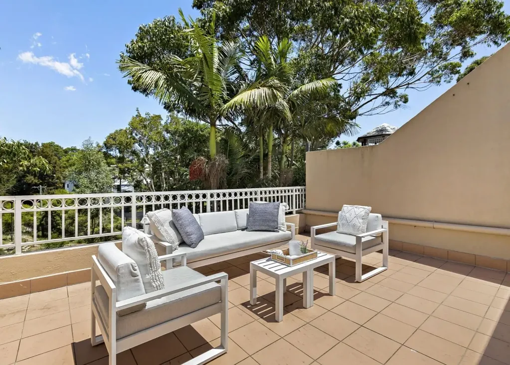Private Tri-Level Townhouse With Parkside Living