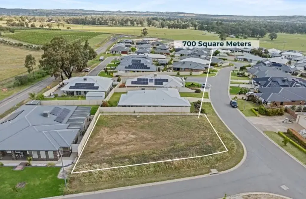 7 Winter Avenue, Gobbagombalin, NSW 2650