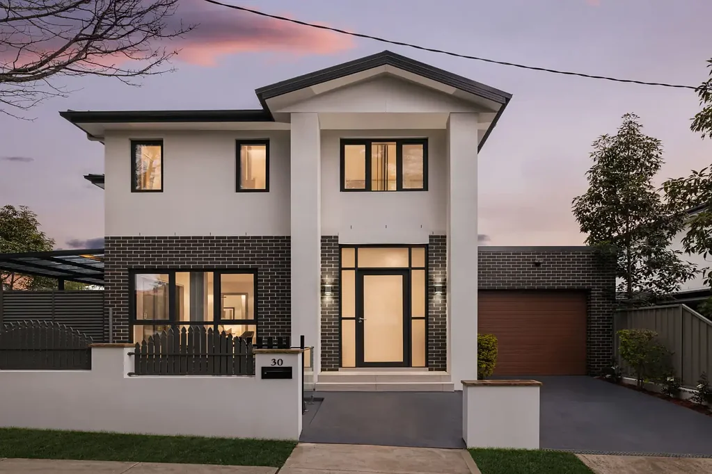 Concord West 4Zimmer Contemporary four-bedroom masterpiece reveals seamless in/outdoor living