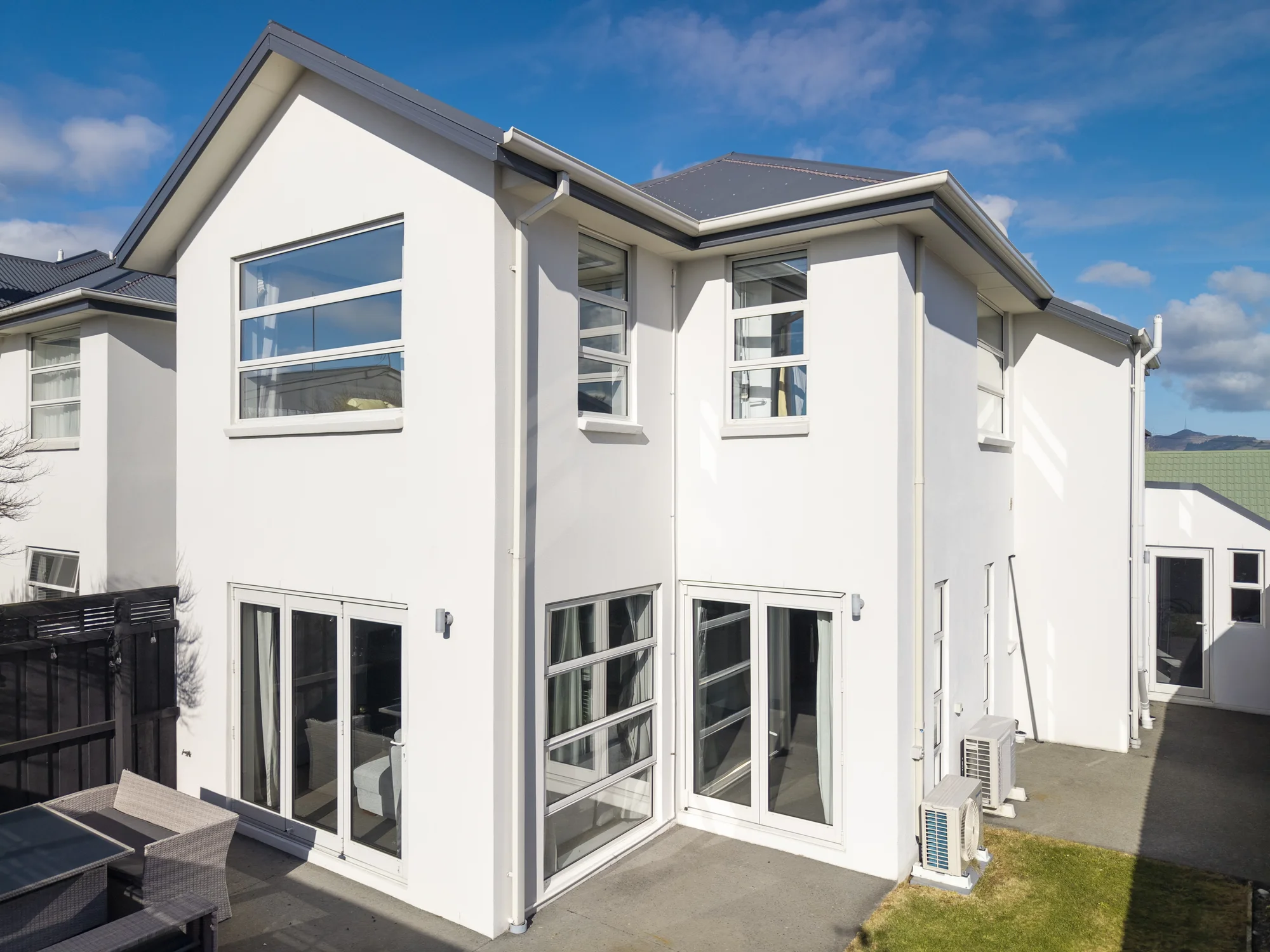 Edgeware 3 Bedroom Family Living Close to the CBD