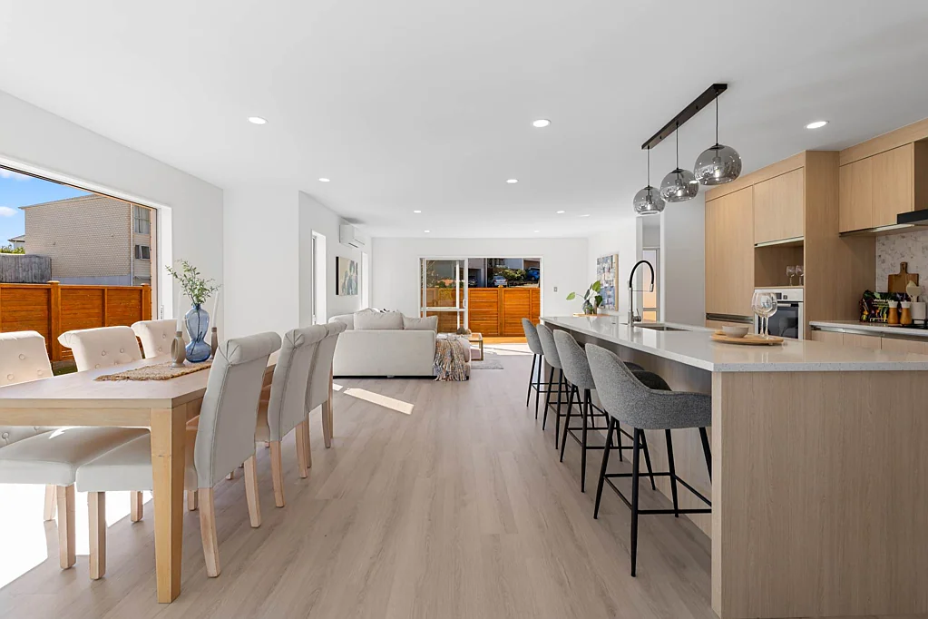Oteha 5 Bedroom Sun-filled Corner Home in RANGI Zone