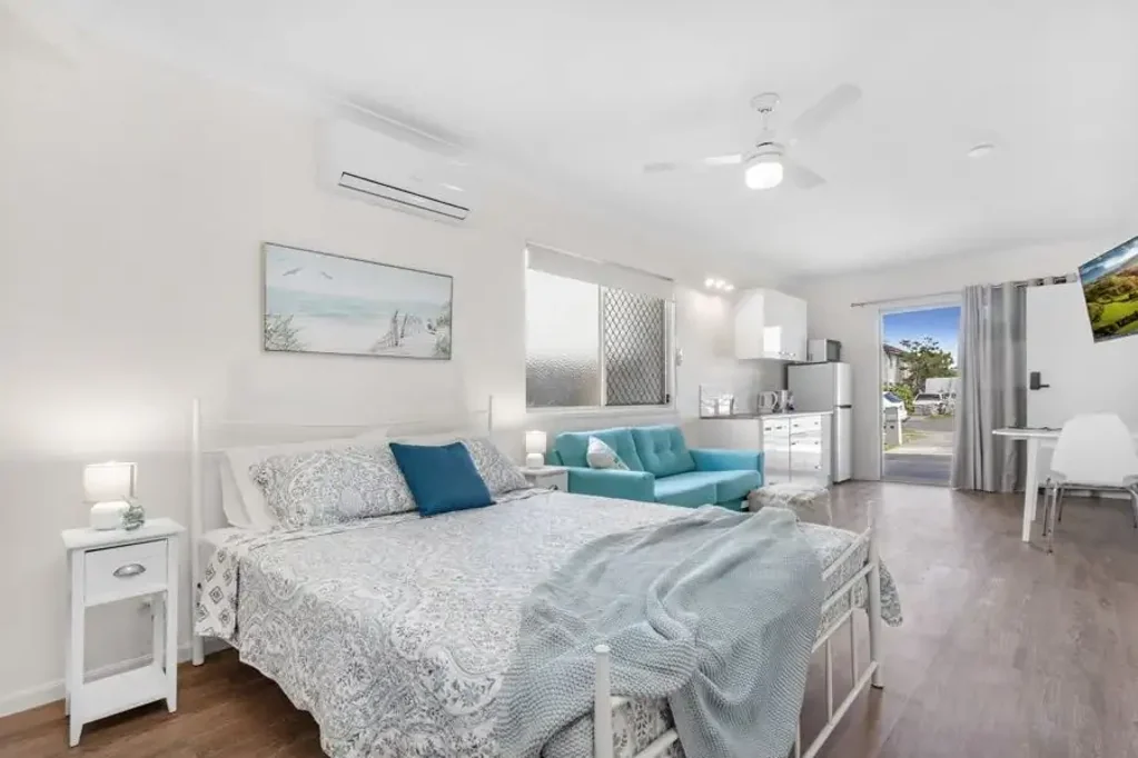 GROUND FLOOR FURNISHED STUDIO IN BANYO