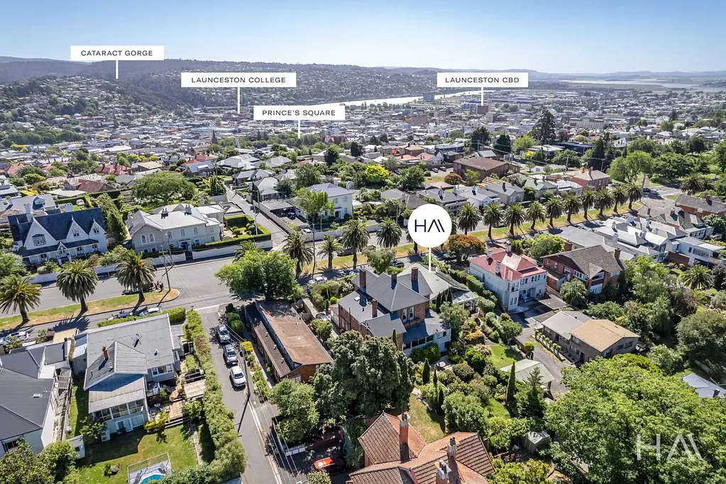 East Launceston 3房  Charm, Convenience, Location & Power Efficiency