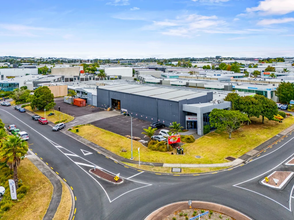 Rosedale Small 50 sqm office plus carparks