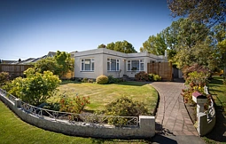 2 Nancy Avenue, Saint Albans