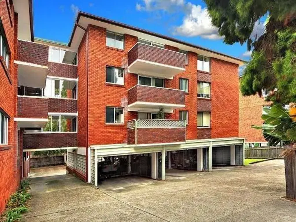 Peaceful Parkside Living in the Heart of Summer Hill