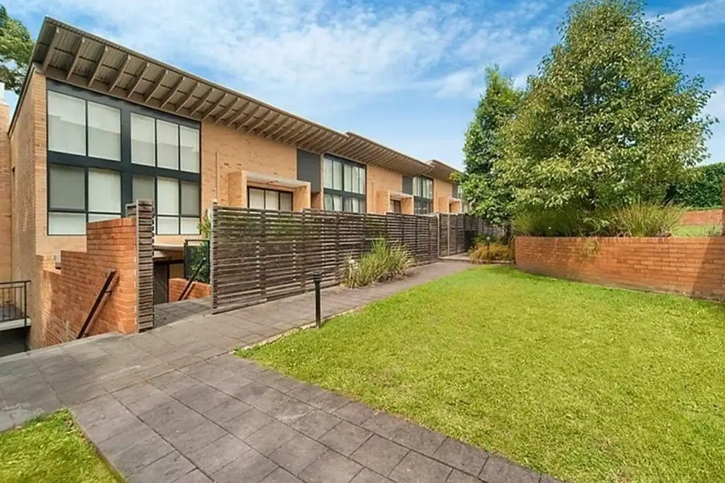 House Like Proportion Townhouse!