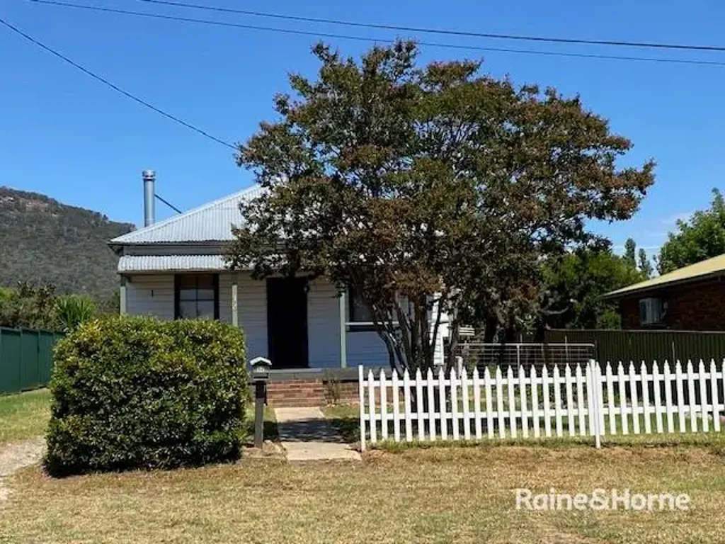 Charming 2 bedroom cottage with modern comforts