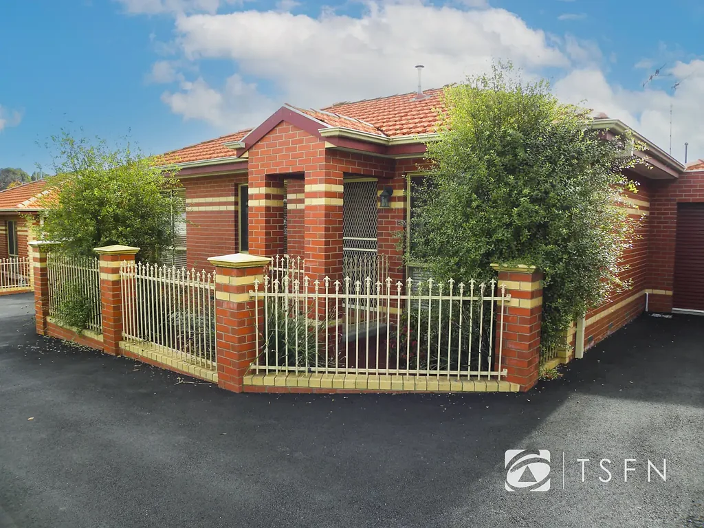 TWO BEDROOM UNIT CLOSE PROXIMITY TO LAKE WEEROONA