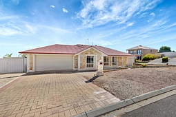 7 Coach House Mews, Hillbank