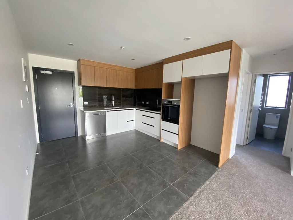 2 Bedroom, 1 Bathroom Apartment