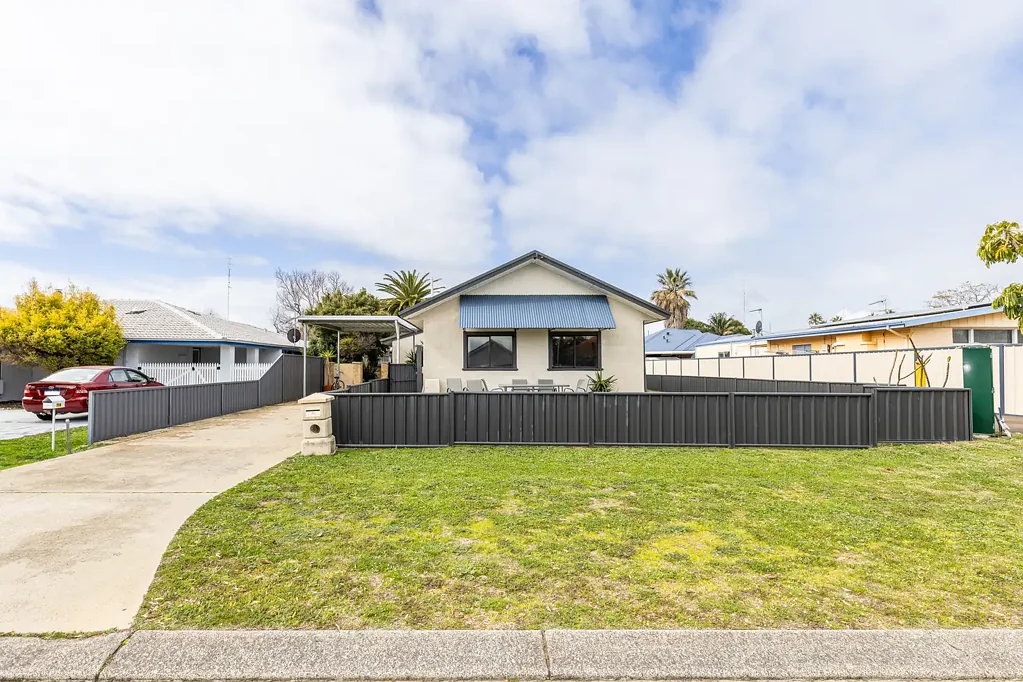 East Bunbury 3Moenga LOCK & LEAVE LIVING AT ITS BEST