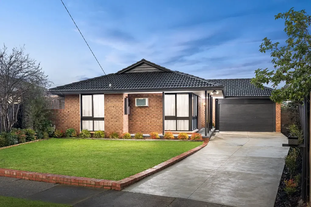 Kealba 4 Bedroom Contemporary Comfort in a Peaceful Court Setting