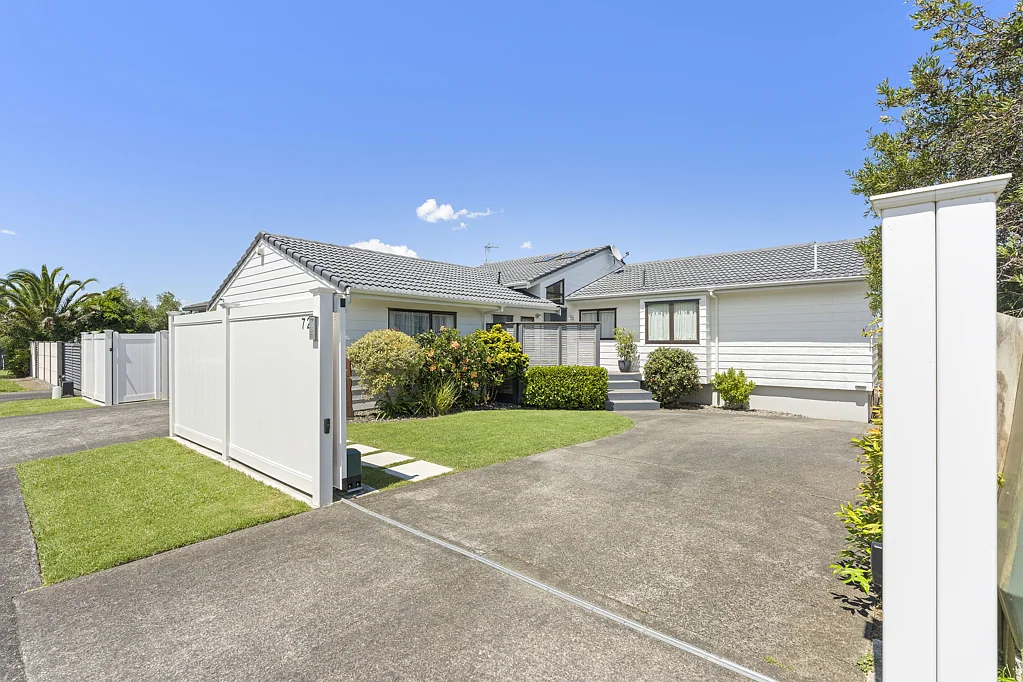 72 De Quincey Terrace, Highland Park, Manukau City, Auckland