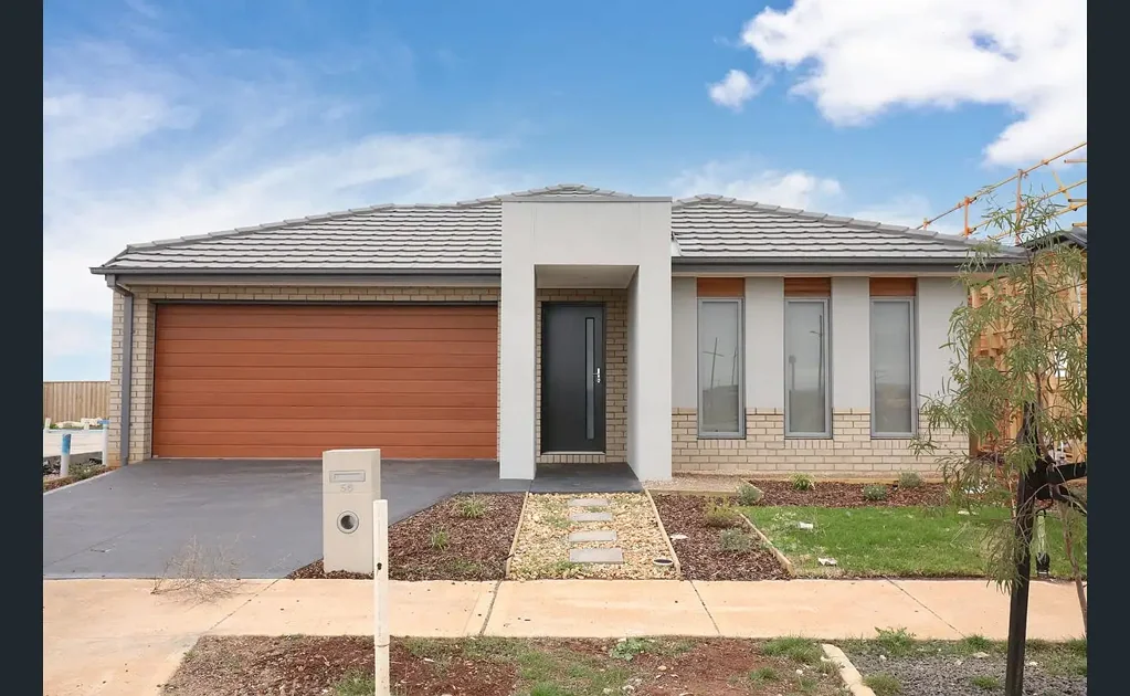 Modern 4 Bedroom Family Home in Thornhill Park