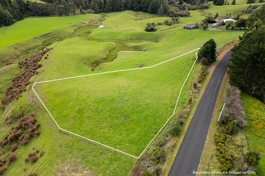 Karamu Picturesque 4,998m² Section - No Covenants