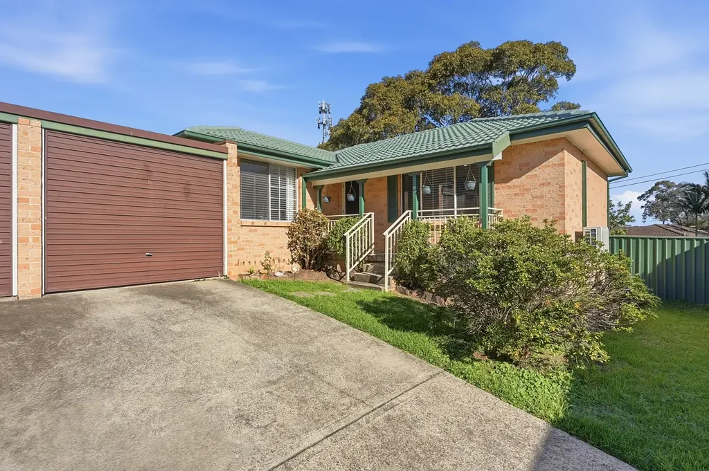 Ingleburn 2房 阳光满溢起居 优美景观视野 宽敞庭院空间 维护佳小区位置 便捷日常所需 现代明亮厨房 充足储物空间 BRIGHT SUNNY VILLA