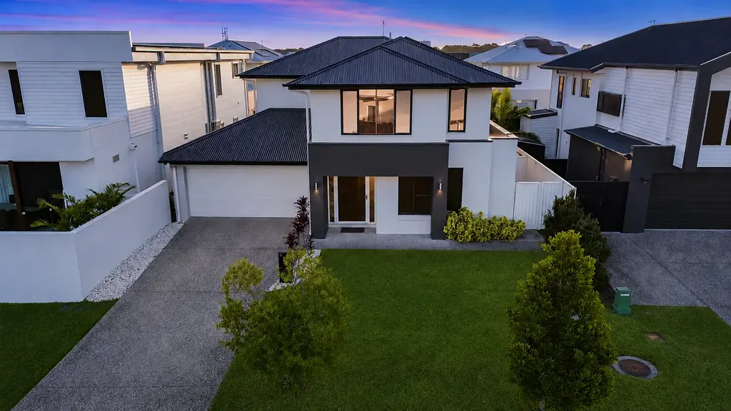 Pelican Waters 5房  FAMILY LIVING WITH SELF-CONTAINED STUDIO AND WATER VIEWS