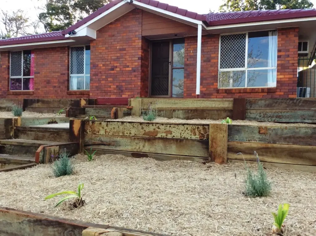 Comfortable Wilsonton Heights Home With Secure Shed