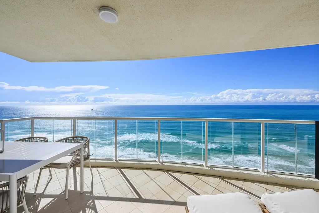 Surfers Paradise 3 Bedroom La Sabbia - Luxurious Absolute Beachfront 3bed