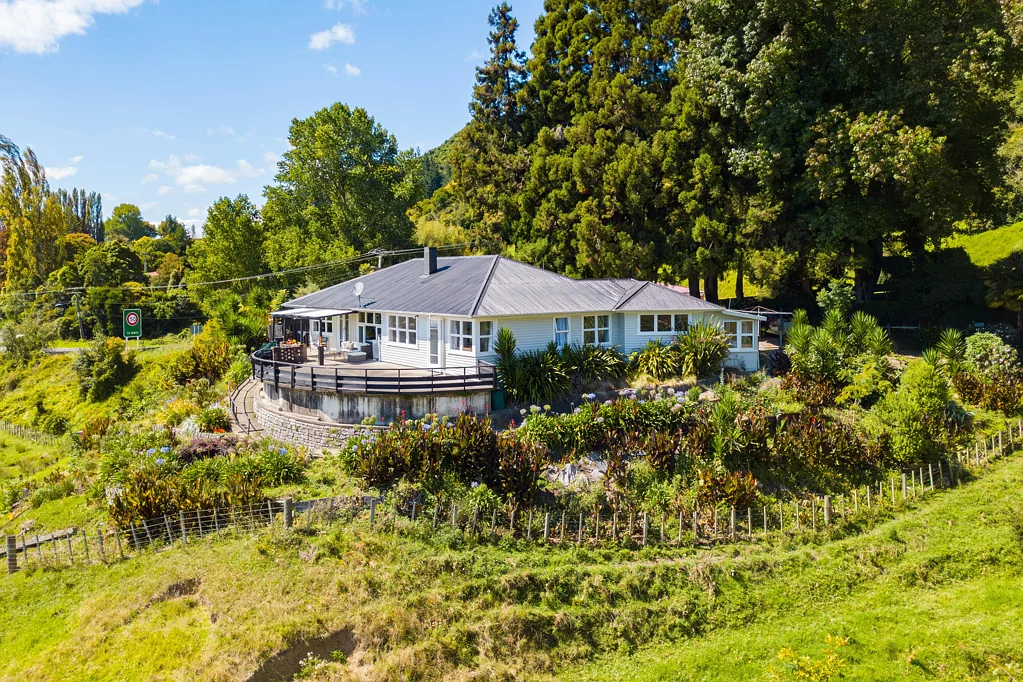 Te Kuiti 3침실 Spacious Family Living with Stunning Rural Outlook