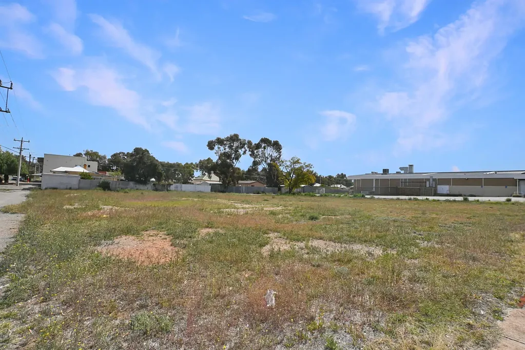 Broken Hill  1948m² (APPROX.)LAND IN PRIME LOCATION