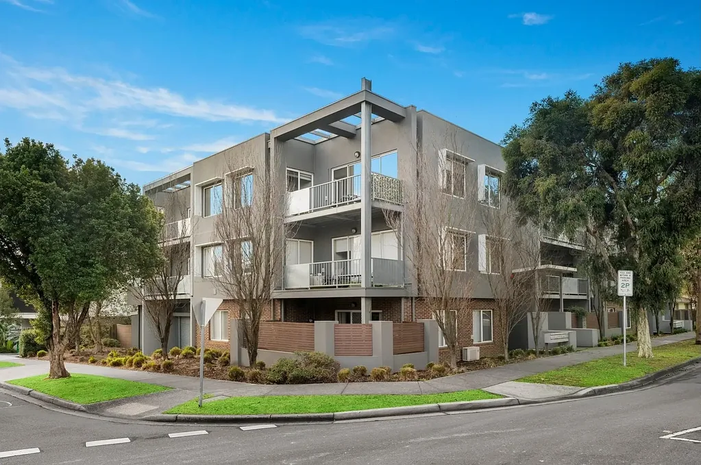 2 Bedroom Apartment walking distance to Eastland