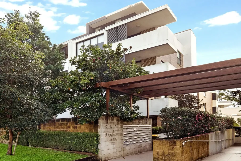 Epping 1房 Epping中心精巧一居室 Miele电器 宽敞阳台 私人车位 步行便利设施 Sophisticated urban living with ultimate convenience