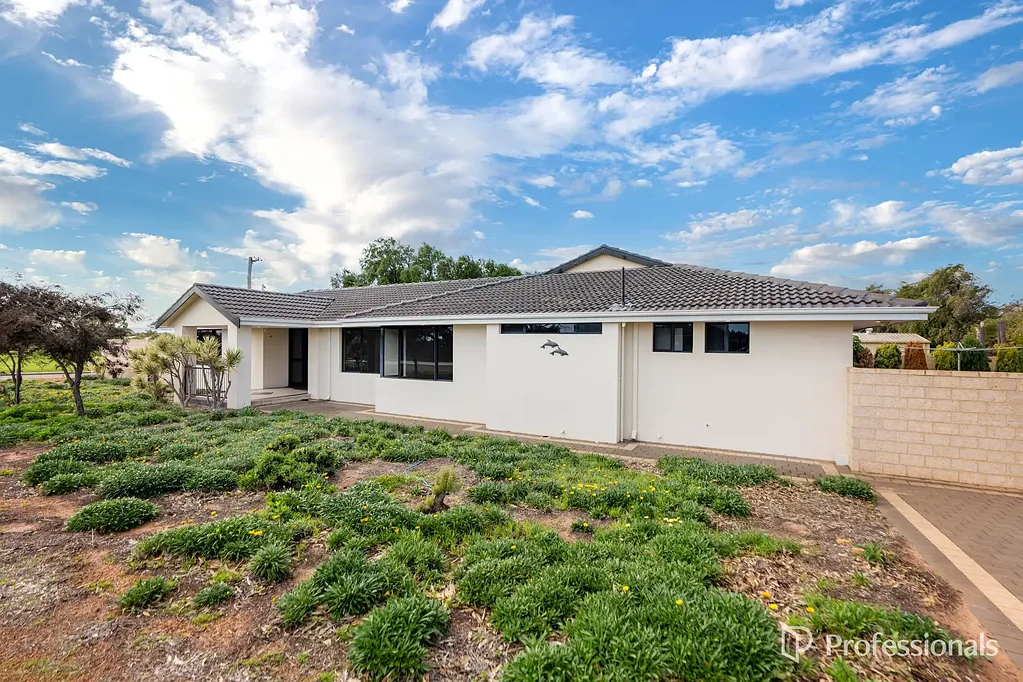 31 Eastbourne Road, Sunset Beach, WA 6530
