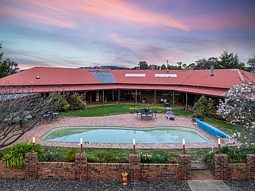 "The Farm" 54 Tallawong Close, Wallaroo