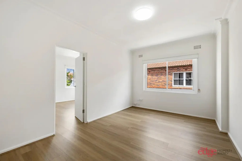 Light & Bright 2 bedroom Apartment