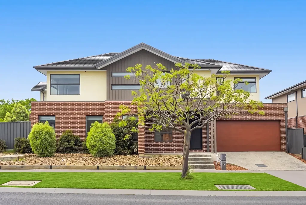 Craigieburn 4Kwarto Refined Family Living | Contemporary Design Meets Effortless Elegance and Location!!