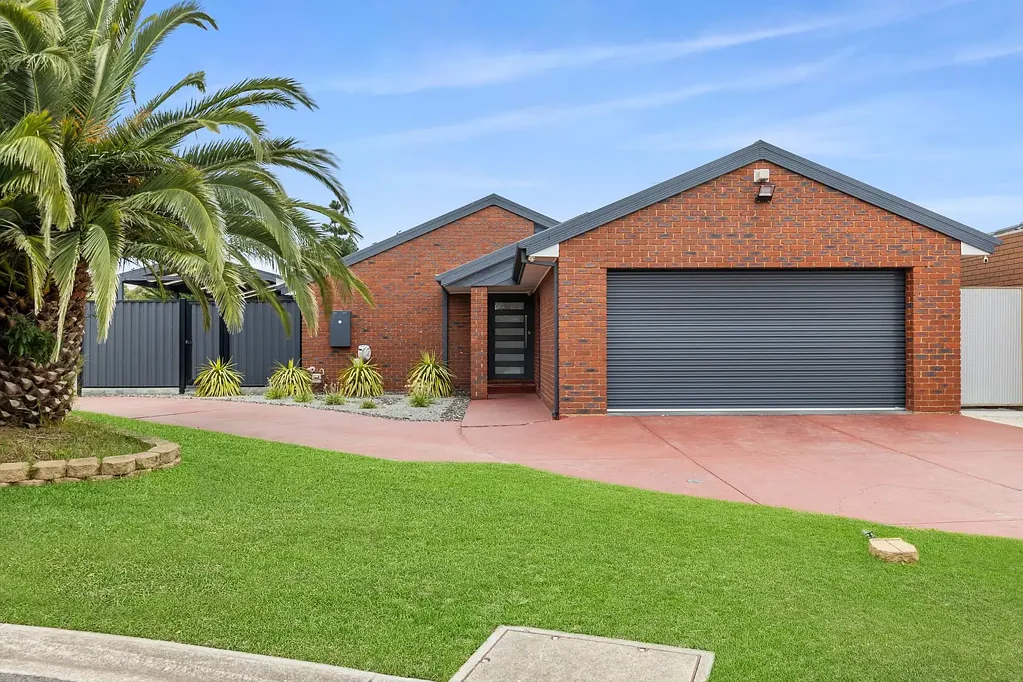 18 Quartz Street, Delahey, VIC 3037