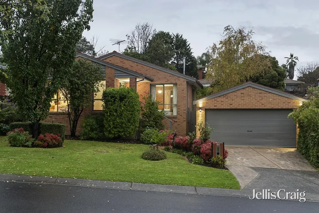 Wattle Glen 4 Bedroom Contemporary Finishes, Family Flexibility