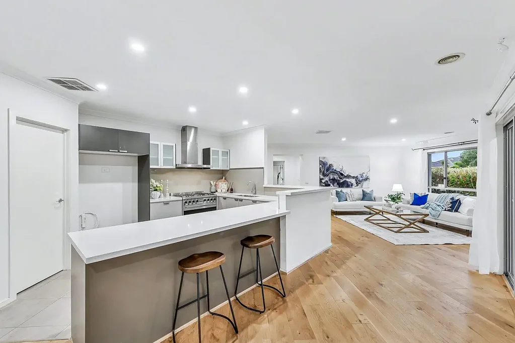 Waterways 5Zimmer The Brief: Five bedroom family home with spacious outdoor entertaining