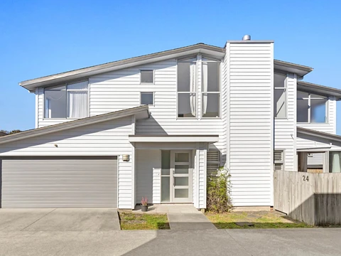 Pinehill 4房  Location, Convenience and Rangi Zone!