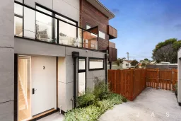 3/219 Essex Street, West Footscray